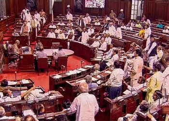 मणिपुर मुद्दे पर संसद से सुप्रीम कोर्ट तक आक्रोश