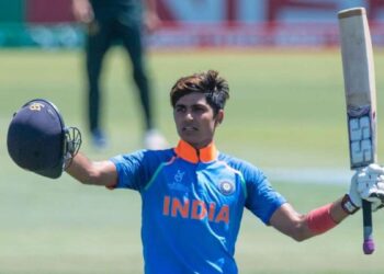 शुभमन गिल पिच पर खड़े होकर अचानक लगाने लगे ठुमके, लाइव मैच में दर्शकों का जीता दिल,