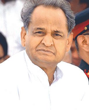 गहलोत ने गंगनहर में पानी को लेकर पंजाब के मुख्यमंत्री मान से बात की