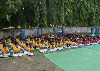 स्वतंत्रता दिवस का हर्षोउल्लास, गुरुकुल के बच्चों के साथ