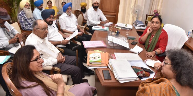 सामाजिक सुरक्षा, महिला एवं बाल विकास मंत्री डा. बलजीत कौर द्वारा सीनियर सिटिजन एसोसिएशन पंजाब (रजि.) के साथ मीटिंग  