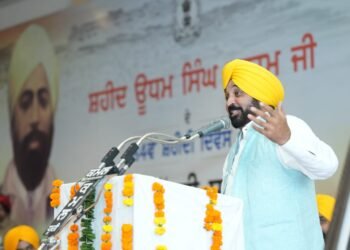 मुख्यमंत्री द्वारा स्वतंत्रता के बाद देश के खजाने लूटने वालों को उखाड़ फेंकने के लिए एक और स्वतंत्रता लहर चलाने का न्यौता 