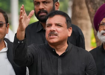 संसद में आज पेश किया जाएगा दिल्ली सर्विस बिल, आप सांसद संजय सिंह का दावा- राज्यसभा में गिरा देंगे