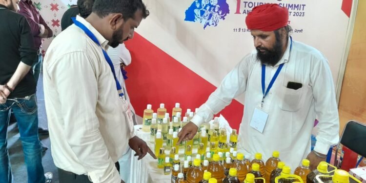 पंजाब टूरिज्म समिट और ट्रैवल मार्टः दिन – 2  पंजाब के सभ्याचार और पर्यटन स्थानों को रूपमान करती स्टालें बनी आकर्षण का केंद्र  पंजाबी सभ्याचार की व्यापक पेशकारी  लोगों द्वारा सरकार के प्रयास की भरपूर सराहना