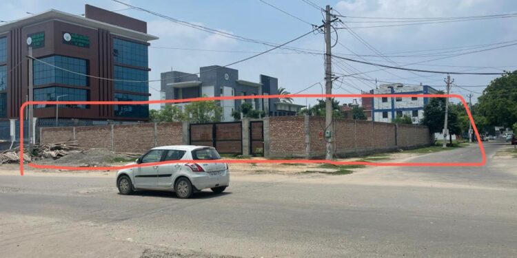 विजीलैंस द्वारा पूर्व वित्त मंत्री मनप्रीत सिंह बादल और अन्यों के खि़लाफ़ भ्रष्टाचार का केस दर्ज, तीन मुलजिम गिरफ़्तार  