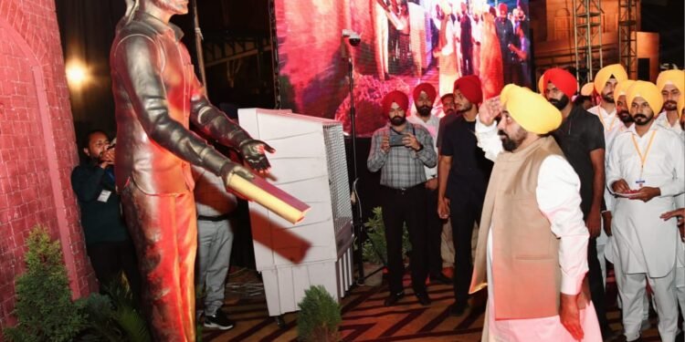 शहीद भगत सिंह का जीवन और दर्शन नौजवानों को हमेशा निस्वार्थ होकर देश की सेवा करने के लिए प्रेरित करता रहेगा: मुख्यमंत्री