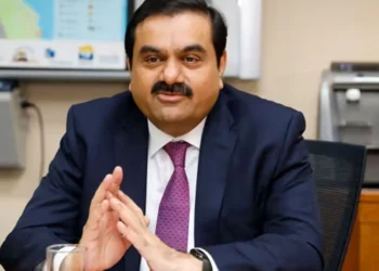 इजरायल-हमास की जंग के बाद टूटा Adani Port का शेयर, अडानी ग्रुप के बयान के बाद चढ़ा