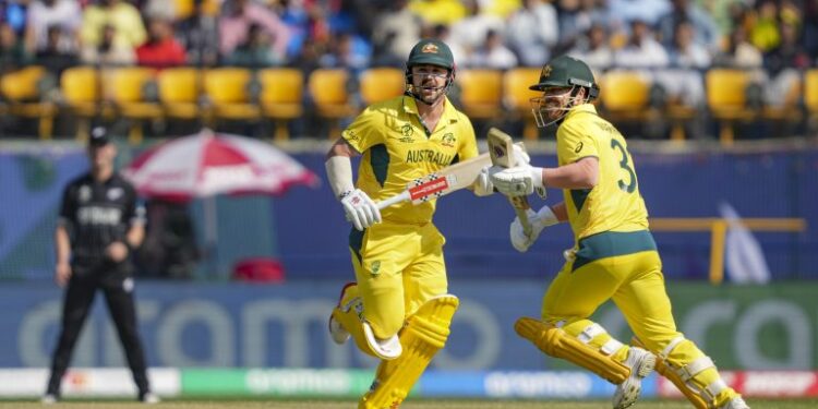 ऑस्ट्रेलिया ने न्यूजीलैंड के खिलाफ 49.2 ओवर में 388 रन बनाए