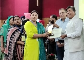 ब्रम शंकर जिम्पा द्वारा पंजाब की 24 पंचायतों को ‘उत्तम पिंड’ का राज्य स्तरीय अवार्ड
