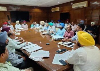 ई. टी. ओ द्वारा लोक निर्माण विभाग के अधिकारियों के साथ विस्तृत समीक्षा मीटिंग