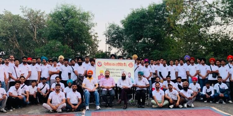 चेयरमैन गोल्डी ने मनाली में दूसरे एडवेंचर और ट्रैकिंग कैंप के लिए 115 नौजवानों को हरी झंडी दिखाकर रवाना किया  