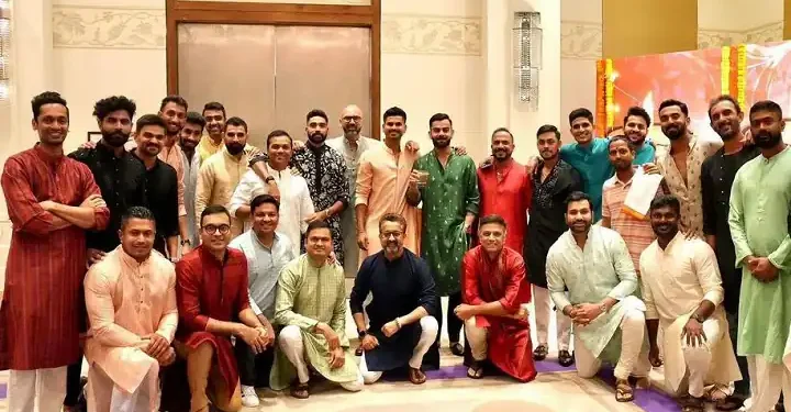 ट्रेडिशनल ड्रेस में नजर आए क्रिकेटर्स