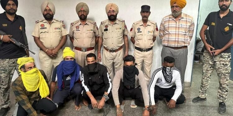 पंजाब पुलिस ने संक्षिप्त मुठभेड़ के बाद गैंगस्टर हैरी चट्ठा के जबरन वसूली रैकेट का किया पर्दाफाश