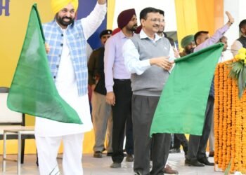 मुख्यमंत्री भगवंत मान और दिल्ली के मुख्यमंत्री अरविन्द केजरीवाल द्वारा पंजाब में ‘मुख्यमंत्री तीर्थ यात्रा स्कीम’  की शुरुआत 