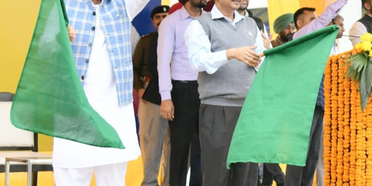 मुख्यमंत्री भगवंत मान और दिल्ली के मुख्यमंत्री अरविन्द केजरीवाल द्वारा पंजाब में ‘मुख्यमंत्री तीर्थ यात्रा स्कीम’  की शुरुआत 