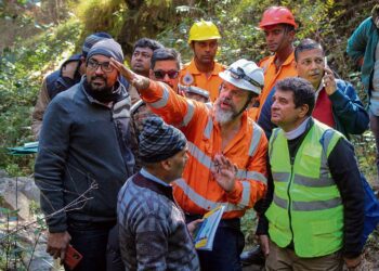 अंतर्राष्ट्रीय विशेषज्ञ भी बचाव अभियान में जुटे