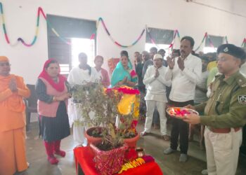 जिला जेल में साध्वी प्रतिमा बहन के सानिध्य में तुलसी पूजन