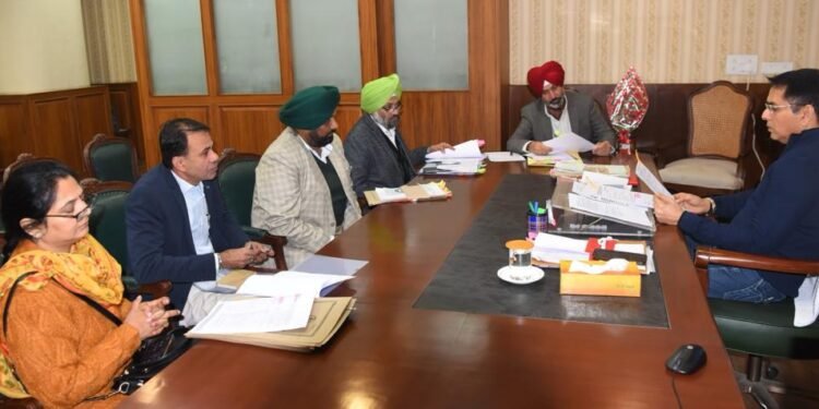 पंजाब में 20 हज़ार कृषि ट्यूबवैल सौर ऊर्जा पर किये जाएंगे : अमन अरोड़ा