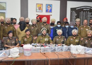 अमृतसर पुलिस ने हथियारों के अंतरराज्यीय तस्करी रैकेट का किया पर्दाफाश; 13 पिस्तौलों समेत एक व्यक्ति काबू  