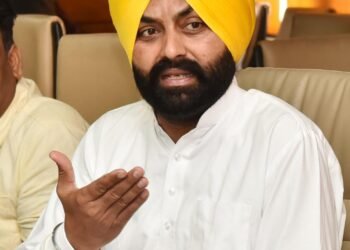 सरकारी फ़ंड ग़बन करने के दोष में बी.डी.पी.ओ. खन्ना निलंबित
