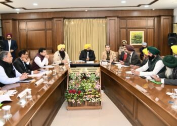 मुख्यमंत्री द्वारा किसानों के बकाया मसलों के 31 मार्च तक समाधान के लिए कमेटी का गठन