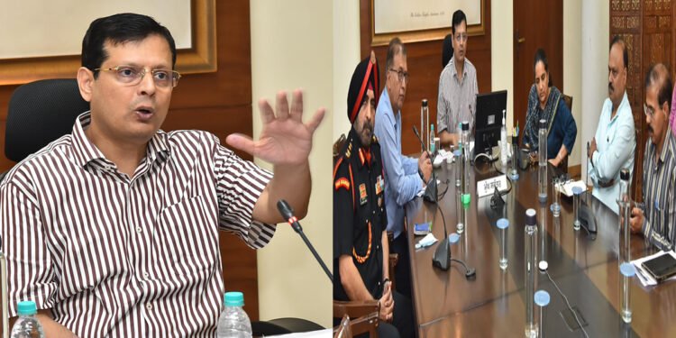 अधिकारियों और कर्मचारियों की पदोन्नतियां दो महीने के अंदर की जाएँ