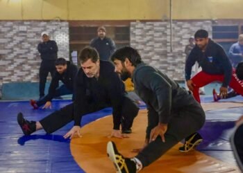 अखाड़े में उतरे राहुल गांधी, बजरंग पुनिया ने उठाकर… आप भी देखें पहलवान अवतार