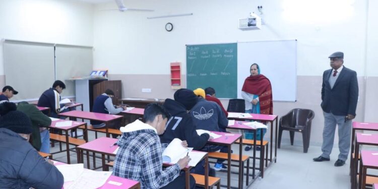 TODAY’S LATEST NEWS:महाराजा रणजीत सिंह प्रैपरेटरी इंस्टीट्यूट के 14वें कोर्स के लिए दाखि़ला परीक्षा में 3000 से अधिक उम्मीदवार बैठे; प्रशिक्षण के लिए 48 उम्मीदवारों का किया जाएगी चयन