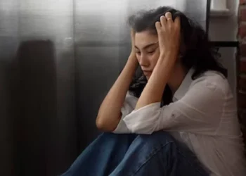 साइकोसिस पोस्टपार्टम डिप्रेशन क्या है? जिसमें बच्चे के लिए बेरहम हो जाती है मां