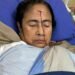 टीएमसी की रिपोर्ट के अनुसार, एक कार दुर्घटना में ममता बनर्जी को गंभीर चोट लगी है और उन्हें अस्पताल ले जाया गया है।