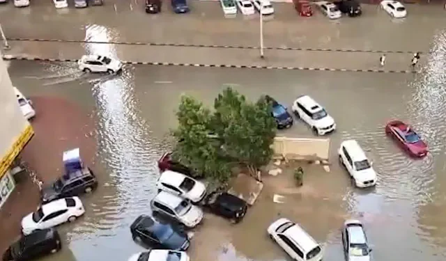 दुबई पानी में डूबा, आने वाली उड़ानें डायवर्ट की गईं, कारें सड़क पर छोड़ दी गईं