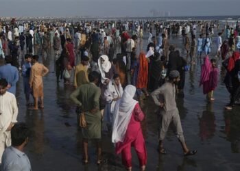 रमज़ान के महीने के दौरान, डकैतियों का विरोध करते समय 19 लोगों की जान चली गई और 55 अन्य घायल हो गए।