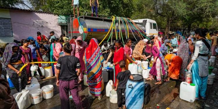 पानी टैंकर माफिया की निष्क्रियता ने सुप्रीम कोर्ट को दिल्ली सरकार की आलोचना करने के लिए प्रेरित किया।