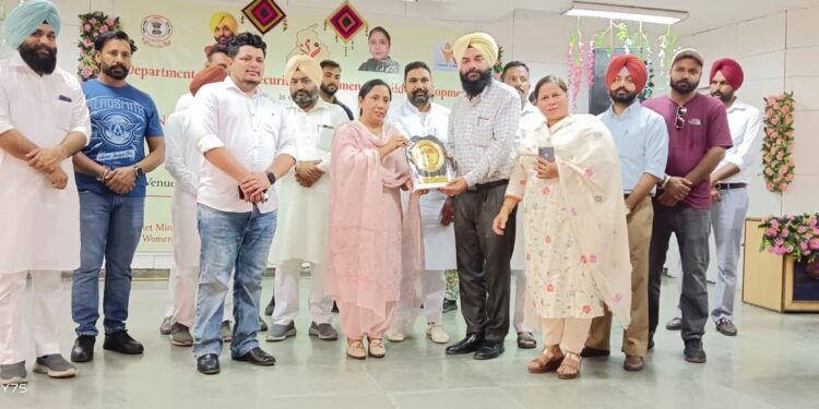 स्पॉंशरशिप एंड फोस्टर केयर  योजना के कार्यान्वयन में अग्रणी: डॉ. बलजीत कौर