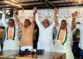 भाजपा छोड़ने के बाद गुप्ता आधिकारिक तौर पर भारतीय राष्ट्रीय कांग्रेस में शामिल हो गए हैं, जो एक महत्वपूर्ण राजनीतिक बदलाव है।