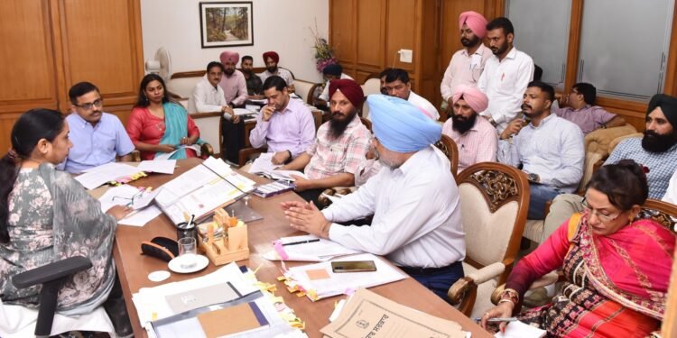 अनुसूचित जातियों और पिछड़े वर्गों की कल्याणकारी योजनाओं के बारे में लोगों को जागरूक करने के लिए जिला स्तर पर शिविर लगाए जाएंगे: डॉ. बलजीत कौर