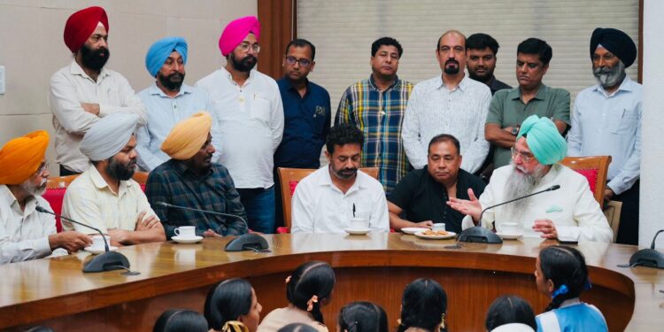 स्पीकर संधवा ने पंजाब विधान सभा को स्कूली विद्यार्थियों के लिए एजुकेशनल हब बनाया