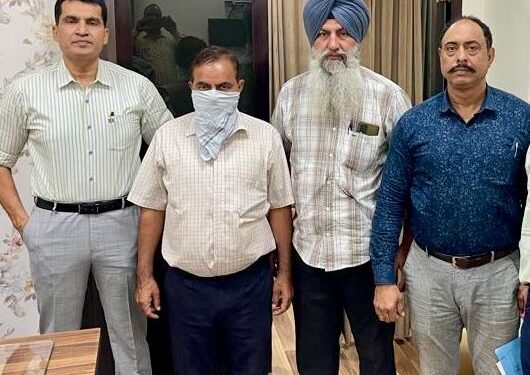 विजिलेंस ब्यूरो द्वारा 5000 रुपये रिश्वत लेते पटवारी को रंगे हाथ काबू