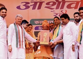 योगी ड्रग डीलरों को समाज का असली खलनायक बताते हैं