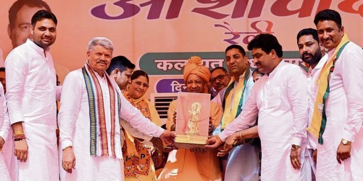 योगी ड्रग डीलरों को समाज का असली खलनायक बताते हैं