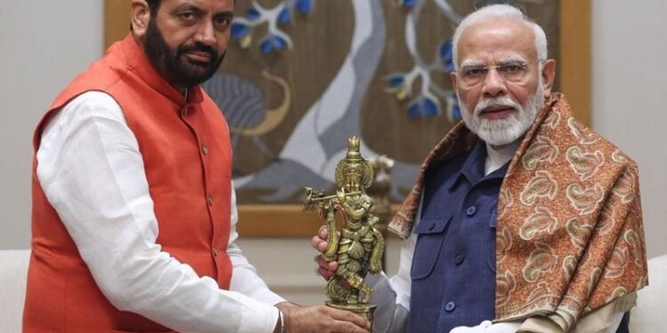 नायब सैनी ने दिल्ली में प्रधानमंत्री मोदी से मुलाकात की।