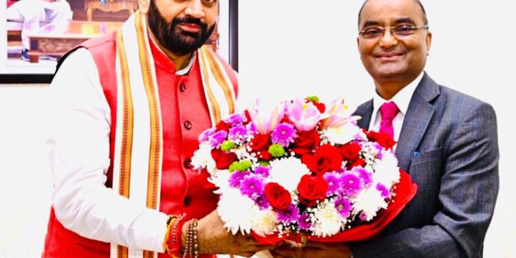 मुख्यमंत्री नायब सिंह सैनी से एचईआरसी अध्यक्ष ने की भेंट, विद्युत क्षेत्र के कई महत्वपूर्ण विषयों पर हुई चर्चा