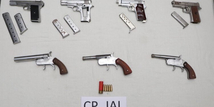 पंजाब पुलिस ने जालंधर में जबरदस्त गोलीबारी के बाद लंडा गैंग के दो गैंगस्टरों को किया काबू; 7 हथियार बरामद