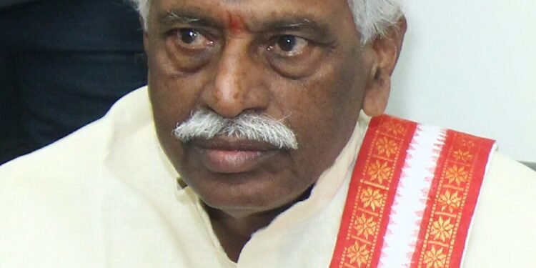 राज्यपाल श्री बंडारू दत्तात्रेय ने पूर्व प्रधानमंत्री डॉ. मनमोहन सिंह के निधन पर गहरा दुख व्यक्त किया