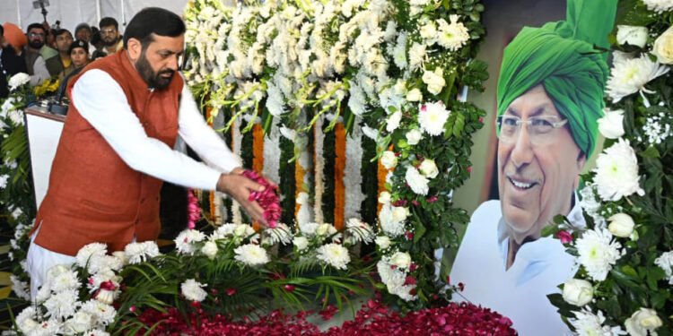 मुख्यमंत्री नायब सिंह सैनी ने पूर्व मुख्यमंत्री स्व. चौधरी ओम प्रकाश चौटाला को दी श्रद्धांजलि