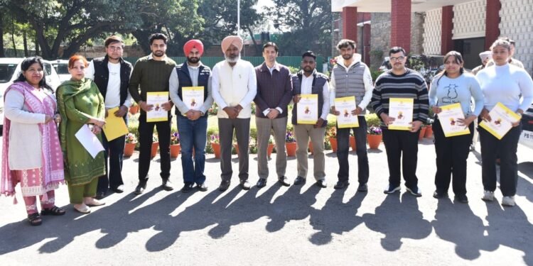 वित्त मंत्री हरपाल सिंह चीमा ने नए भर्ती हुए 8 कर्मचारियों को नियुक्ति पत्र सौंपे