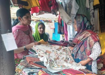 ट्रेसिंग पेपर पर काम शुरू करने वाली पश्चिम बंगाल की अंजूमनारा बेगम महिला सशक्तिकरण की बनी मिसाल