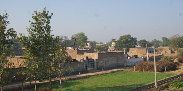 पटियाला से मोहाली तक के 8 गांवों का उल्लेख किया गया है। इस कदम का उद्देश्य भूमि की कीमतें बढ़ाना है।