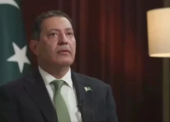 पाकिस्तान ने भारत को चेतावनी जारी कर अपनी पूरी सैन्य क्षमता का उपयोग करने की तत्परता का संकेत दिया है।