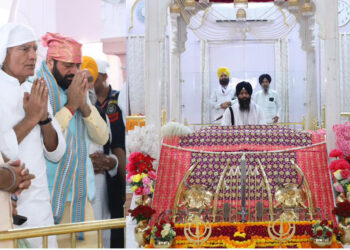 मुख्यमंत्री नायब सिंह सैनी ने गुरुद्वारा बीर बाबा बुढ्ढा साहिब जी, में माथा टेका